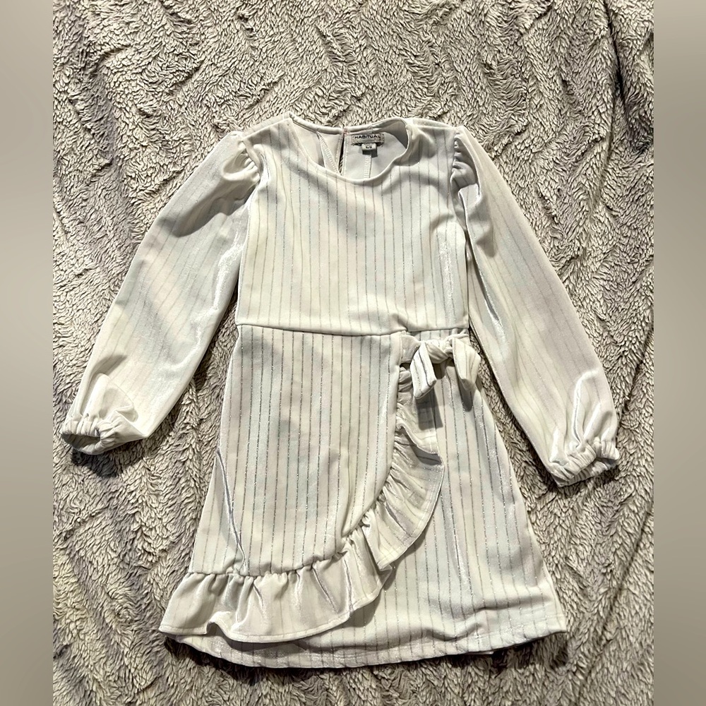 Perfect little girl dress for Christmas